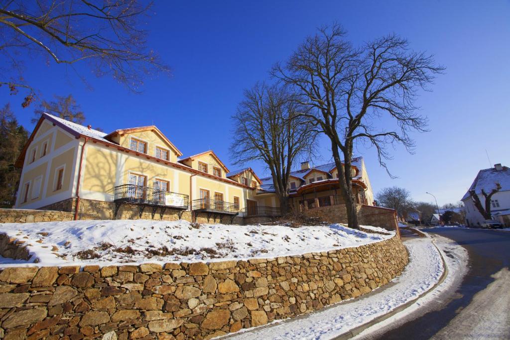 Hotel Gold Chotoviny Exterior photo